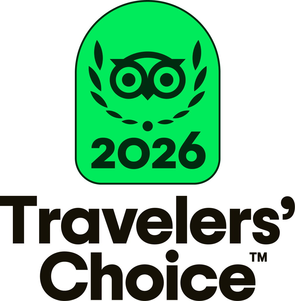 TC Badge + Travelers’ Choice Center Aligned Black – L Logo