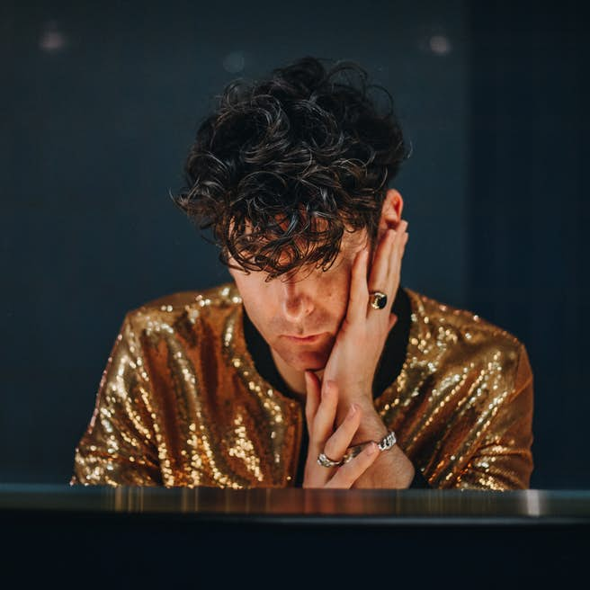 Low Cut Connie profile photo.